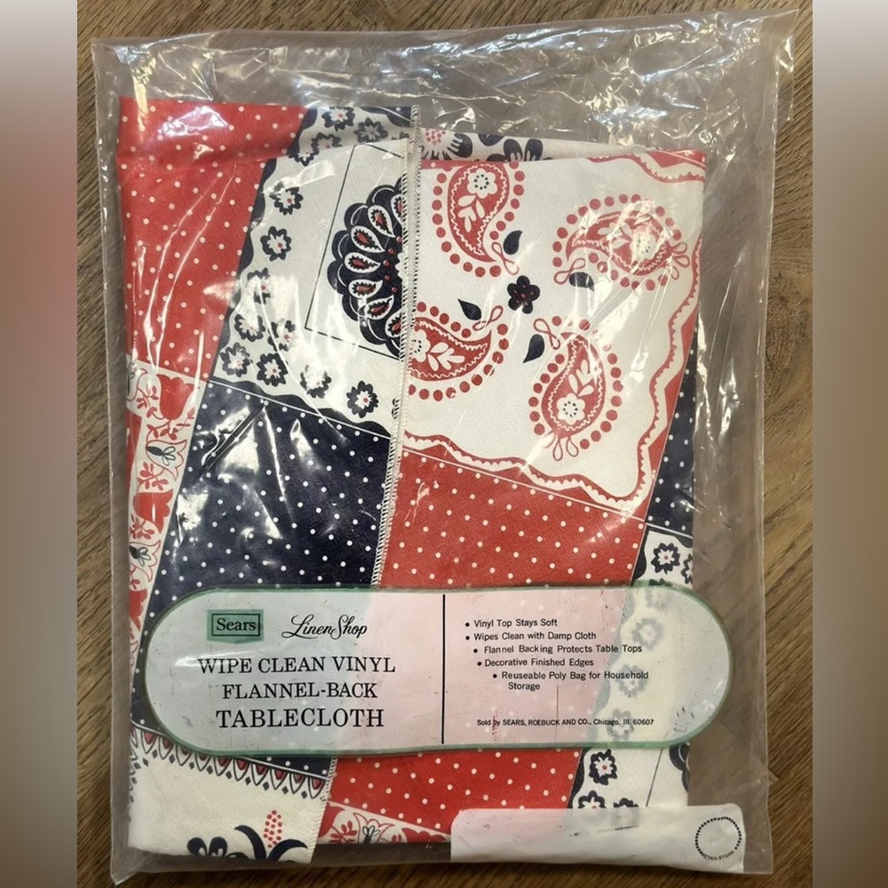 Vtg Sears Linen Shop Americana Bandana 70” Round Vinyl Flannel-Back Tablecloth